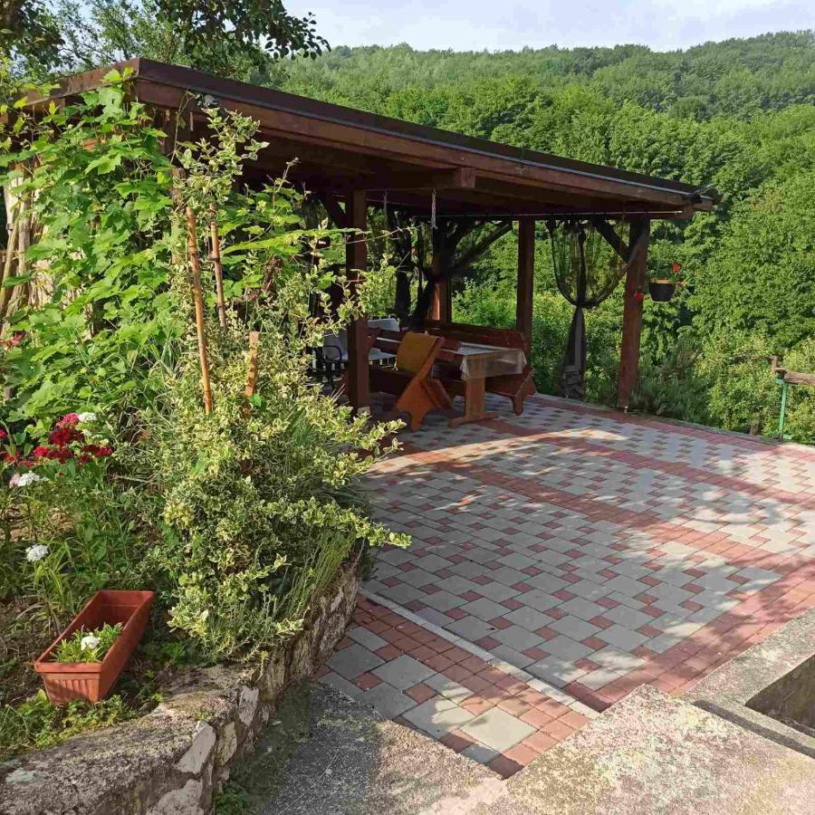 Guest House Bee Visoko Buitenkant foto